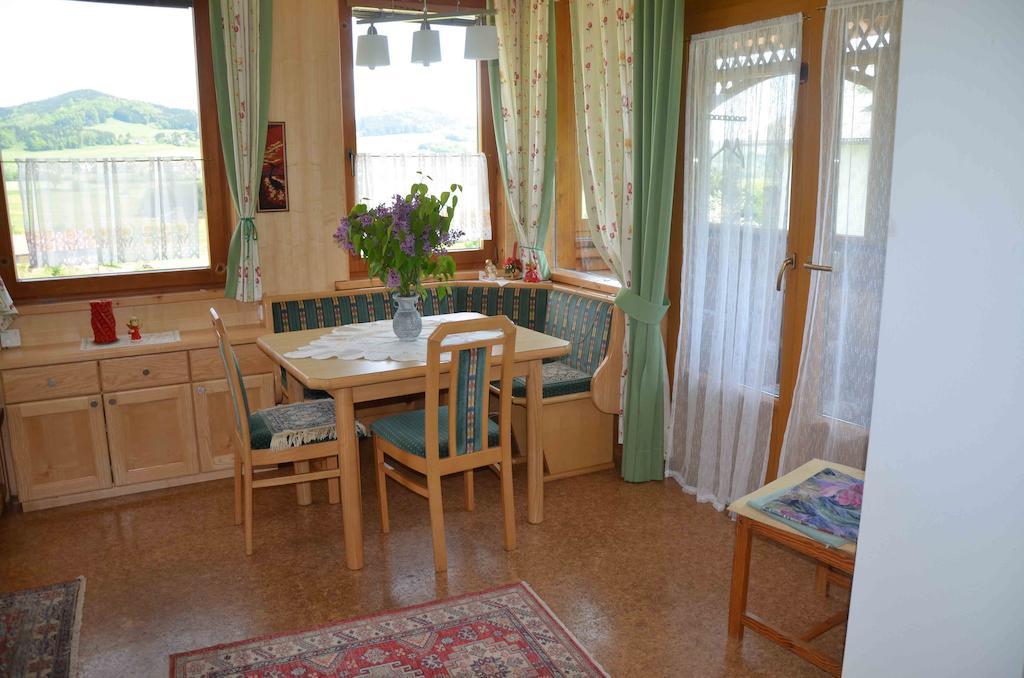 Ferienhaus Mitterbauer Oberhofen am Irrsee الغرفة الصورة